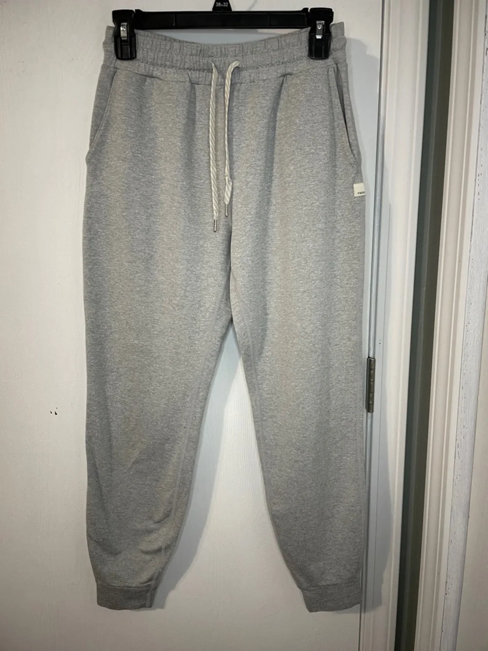 Vuori Women’s Performance Jogger Sweatpants Heathered Gray Size XS (fit to med) - Picture 2 of 9